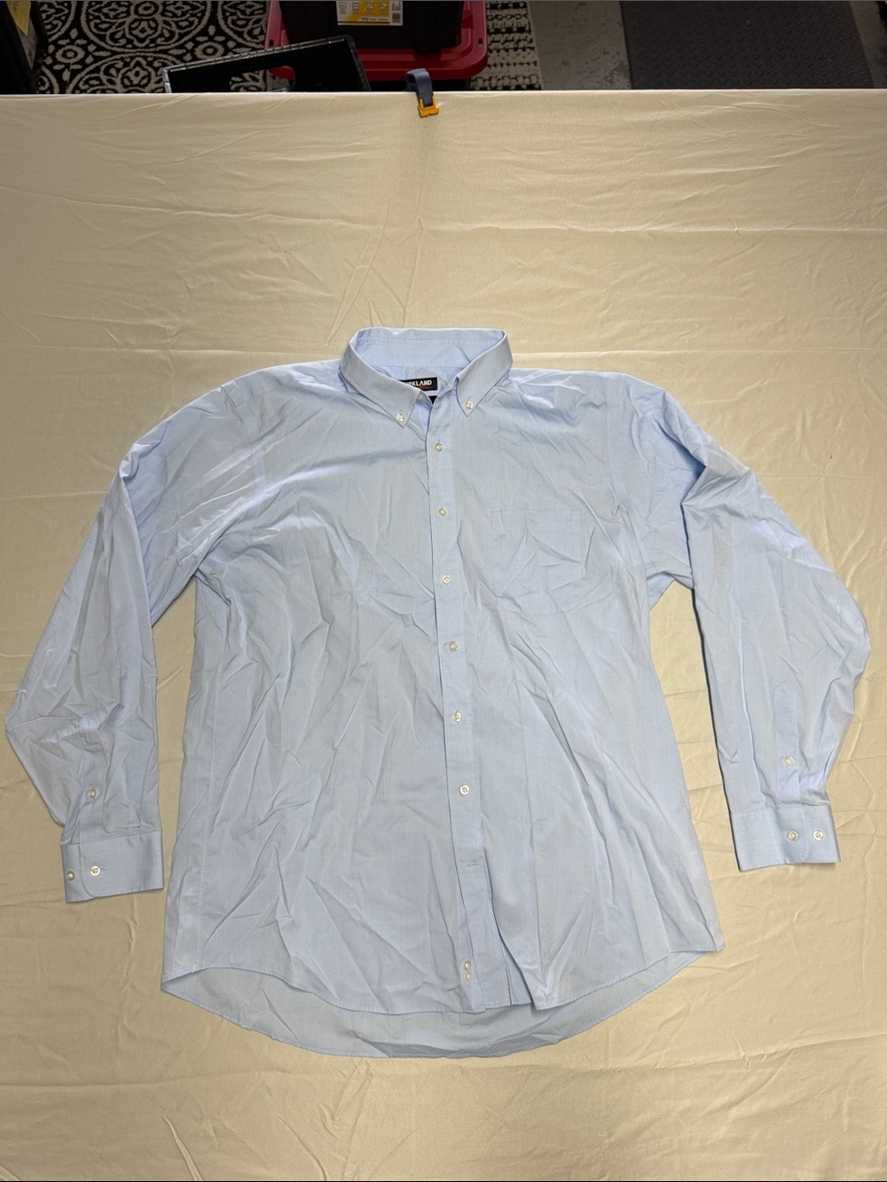 Kirkland Signature Traditional Fit Non Iron Dress Shirt / 17.5 x 36/37